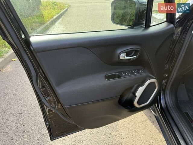 Черный Джип Ренегат, объемом двигателя 2.36 л и пробегом 190 тыс. км за 11800 $, фото 21 на Automoto.ua