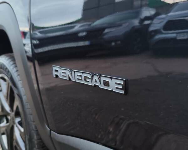 Чорний Джип Ренегат, об'ємом двигуна 2.36 л та пробігом 174 тис. км за 13300 $, фото 12 на Automoto.ua