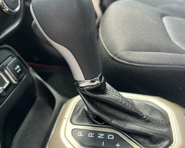 Джип Ренегат 2016 в Сумах на Automoto.ua Черный Джип Ренегат, объемом двигателя 2.36 л и пробегом 167 тыс. км за 12000 $, фото 49 на Automoto.ua