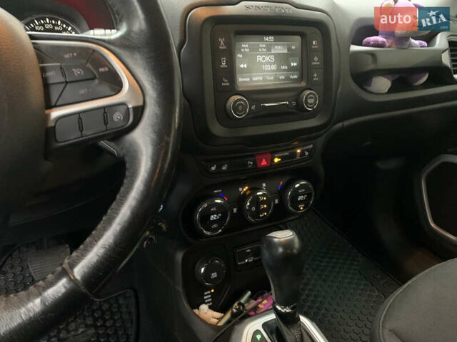 Чорний Джип Ренегат, об'ємом двигуна 1.33 л та пробігом 215 тис. км за 13900 $, фото 11 на Automoto.ua