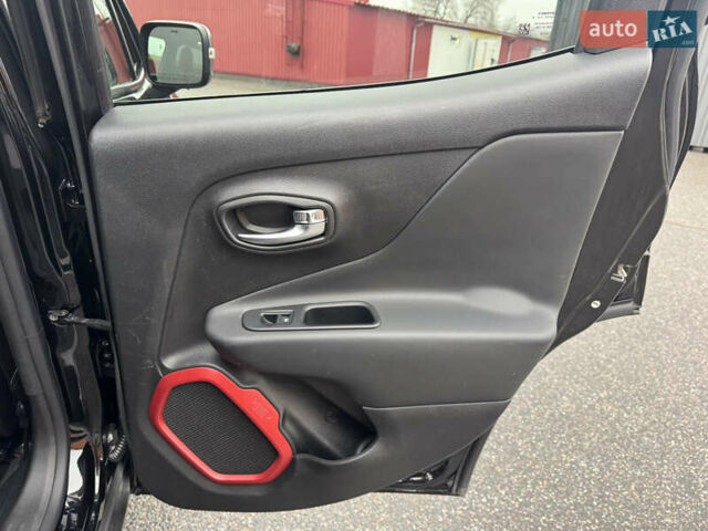 Чорний Джип Ренегат, об'ємом двигуна 2.4 л та пробігом 155 тис. км за 12800 $, фото 25 на Automoto.ua