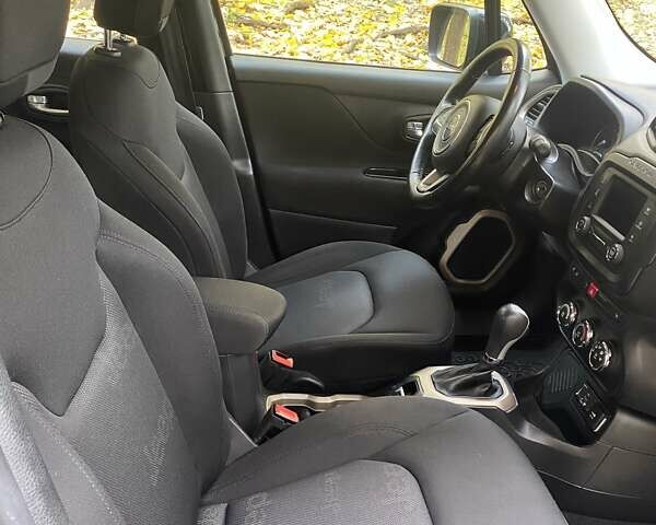 Черный Джип Ренегат, объемом двигателя 1.37 л и пробегом 74 тыс. км за 18582 $, фото 12 на Automoto.ua