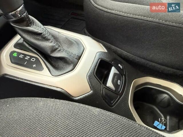 Черный Джип Ренегат, объемом двигателя 2.36 л и пробегом 190 тыс. км за 11800 $, фото 29 на Automoto.ua