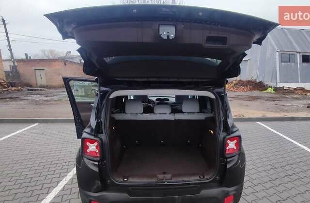 Джип Ренегат 2016 в Виннице на Automoto.ua Черный Джип Ренегат, объемом двигателя 2.4 л и пробегом 99 тыс. км за 12800 $, фото 10 на Automoto.ua