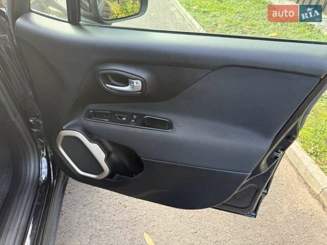 Черный Джип Ренегат, объемом двигателя 2.36 л и пробегом 190 тыс. км за 11800 $, фото 38 на Automoto.ua