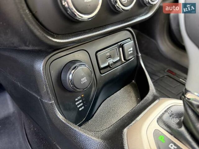 Черный Джип Ренегат, объемом двигателя 2.36 л и пробегом 190 тыс. км за 11800 $, фото 28 на Automoto.ua