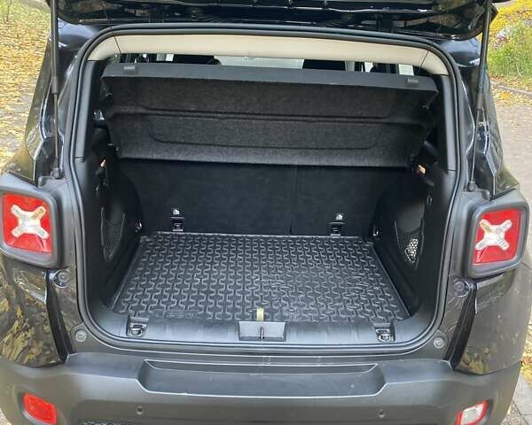 Черный Джип Ренегат, объемом двигателя 1.37 л и пробегом 74 тыс. км за 18582 $, фото 14 на Automoto.ua