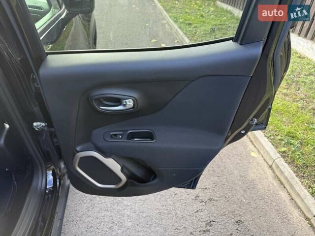 Черный Джип Ренегат, объемом двигателя 2.36 л и пробегом 190 тыс. км за 11800 $, фото 36 на Automoto.ua