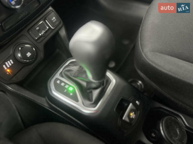 Черный Джип Ренегат, объемом двигателя 2.36 л и пробегом 110 тыс. км за 12900 $, фото 19 на Automoto.ua