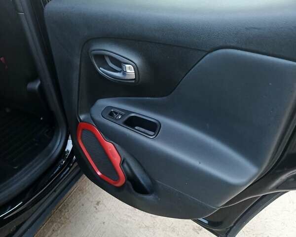 Джип Ренегат 2017 у Ирпене на Automoto.ua Чорний Джип Ренегат, об'ємом двигуна 2.36 л та пробігом 170 тис. км за 13500 $, фото 18 на Automoto.ua