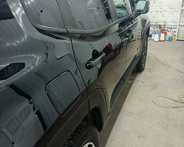 Джип Ренегат 2017 у Ирпене на Automoto.ua Чорний Джип Ренегат, об'ємом двигуна 2.36 л та пробігом 170 тис. км за 13500 $, фото 12 на Automoto.ua