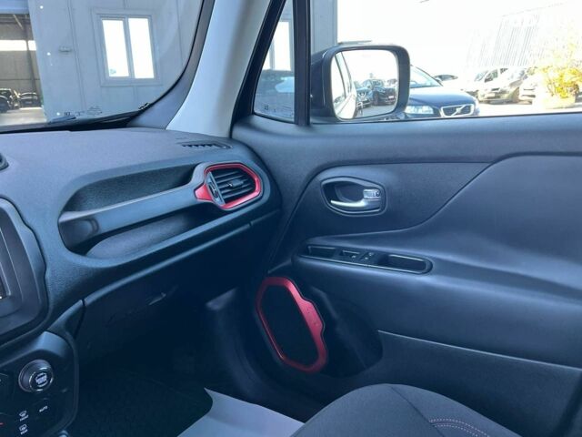 Черный Джип Ренегат, объемом двигателя 2.4 л и пробегом 76 тыс. км за 12990 $, фото 34 на Automoto.ua