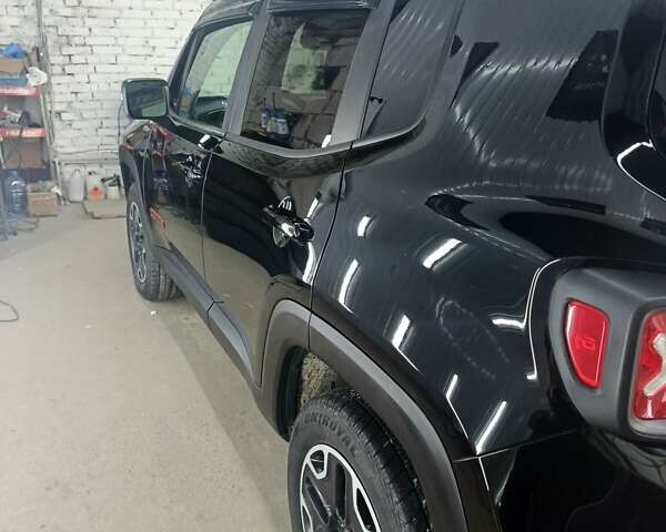 Джип Ренегат 2017 у Ирпене на Automoto.ua Чорний Джип Ренегат, об'ємом двигуна 2.36 л та пробігом 170 тис. км за 13500 $, фото 6 на Automoto.ua