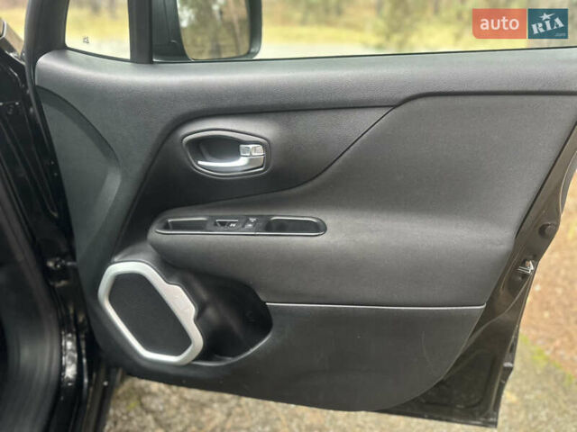 Черный Джип Ренегат, объемом двигателя 2.36 л и пробегом 110 тыс. км за 12900 $, фото 10 на Automoto.ua