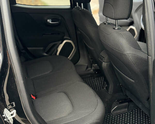 Джип Ренегат 2017 в Броварах на Automoto.ua Черный Джип Ренегат, объемом двигателя 2.4 л и пробегом 76 тыс. км за 12400 $, фото 15 на Automoto.ua