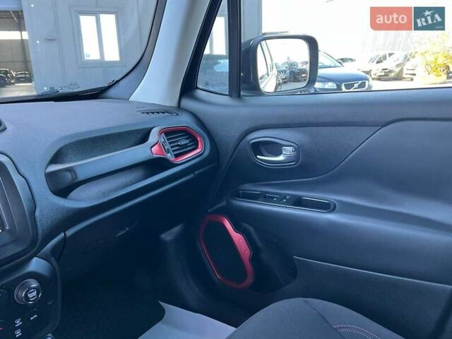 Черный Джип Ренегат, объемом двигателя 2.4 л и пробегом 76 тыс. км за 12990 $, фото 35 на Automoto.ua