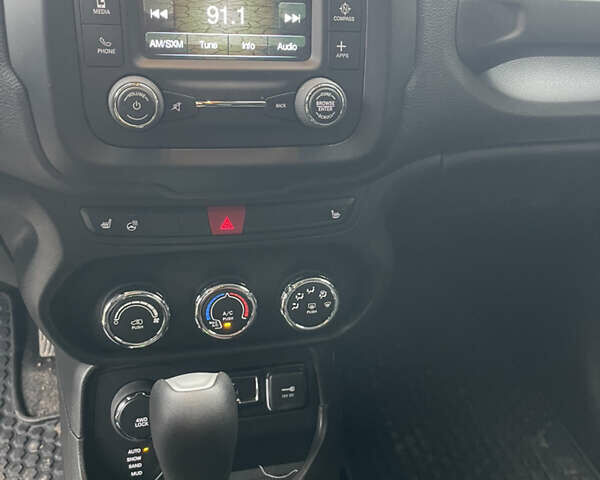 Черный Джип Ренегат, объемом двигателя 2.36 л и пробегом 190 тыс. км за 12500 $, фото 13 на Automoto.ua