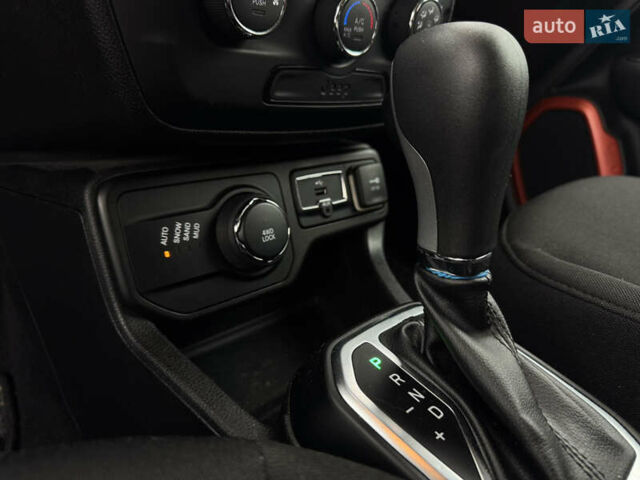 Черный Джип Ренегат, объемом двигателя 2.36 л и пробегом 244 тыс. км за 13300 $, фото 13 на Automoto.ua