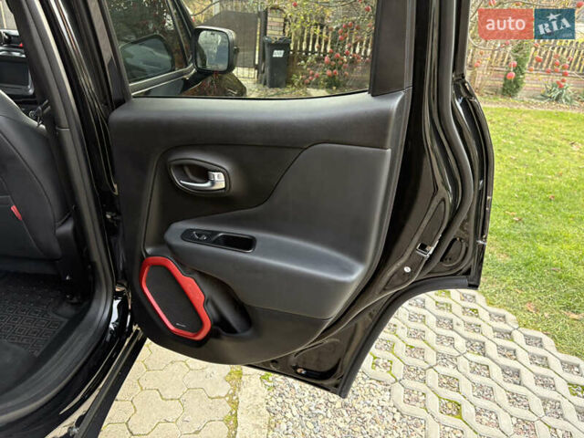 Чорний Джип Ренегат, об'ємом двигуна 2.36 л та пробігом 97 тис. км за 16100 $, фото 36 на Automoto.ua
