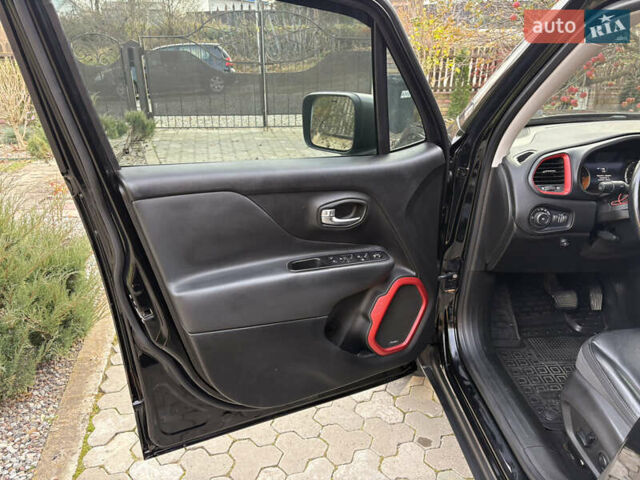 Чорний Джип Ренегат, об'ємом двигуна 2.36 л та пробігом 97 тис. км за 16100 $, фото 17 на Automoto.ua