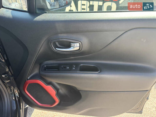 Черный Джип Ренегат, объемом двигателя 2.36 л и пробегом 95 тыс. км за 16000 $, фото 13 на Automoto.ua