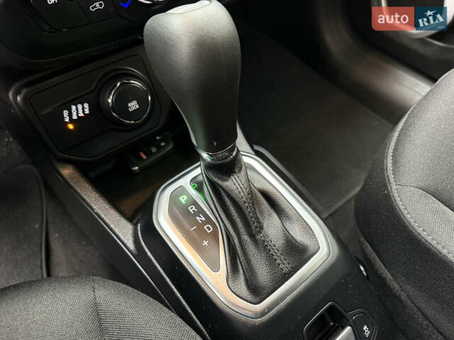 Чорний Джип Ренегат, об'ємом двигуна 2.4 л та пробігом 143 тис. км за 13500 $, фото 43 на Automoto.ua