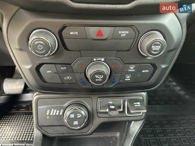 Чорний Джип Ренегат, об'ємом двигуна 2.36 л та пробігом 97 тис. км за 16100 $, фото 23 на Automoto.ua