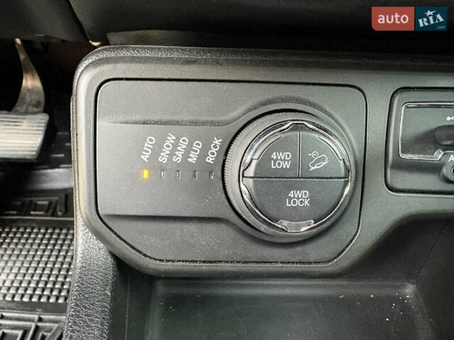 Чорний Джип Ренегат, об'ємом двигуна 2.36 л та пробігом 97 тис. км за 16100 $, фото 24 на Automoto.ua