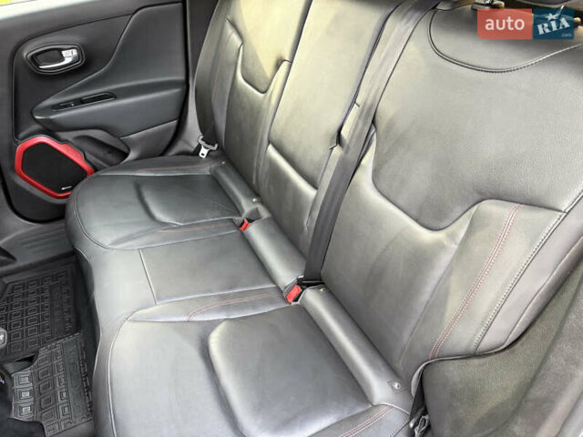 Чорний Джип Ренегат, об'ємом двигуна 2.36 л та пробігом 97 тис. км за 16100 $, фото 34 на Automoto.ua