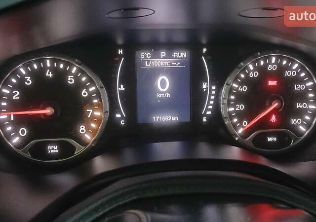 Чорний Джип Ренегат, об'ємом двигуна 2.36 л та пробігом 171 тис. км за 13600 $, фото 8 на Automoto.ua