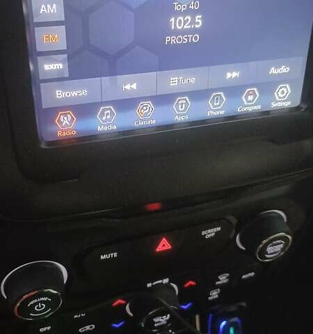 Чорний Джип Ренегат, об'ємом двигуна 2.36 л та пробігом 171 тис. км за 13600 $, фото 11 на Automoto.ua