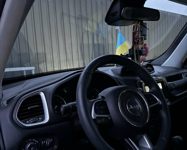 Чорний Джип Ренегат, об'ємом двигуна 2.36 л та пробігом 62 тис. км за 14000 $, фото 12 на Automoto.ua