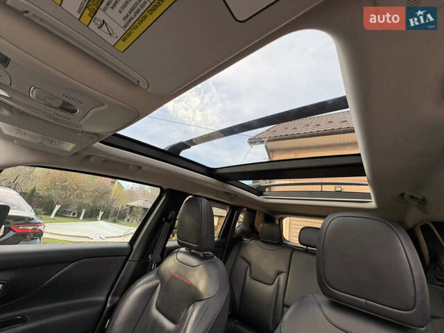 Чорний Джип Ренегат, об'ємом двигуна 2.36 л та пробігом 97 тис. км за 16100 $, фото 30 на Automoto.ua