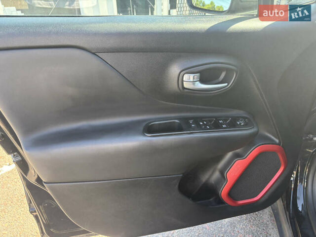 Черный Джип Ренегат, объемом двигателя 2.36 л и пробегом 95 тыс. км за 16000 $, фото 6 на Automoto.ua