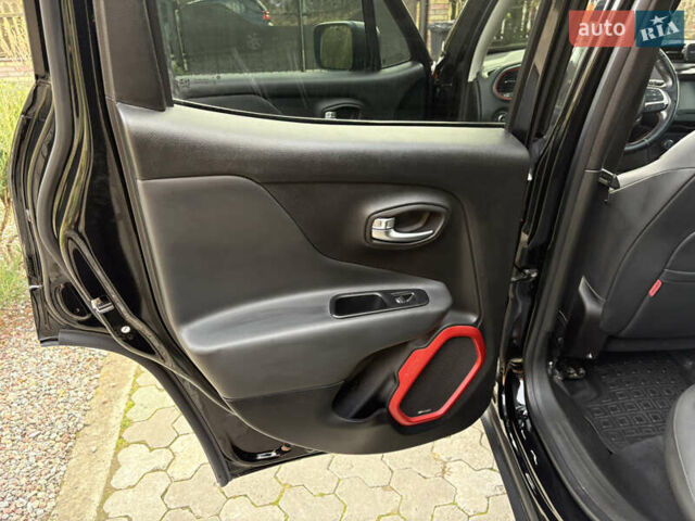 Чорний Джип Ренегат, об'ємом двигуна 2.36 л та пробігом 97 тис. км за 16100 $, фото 32 на Automoto.ua