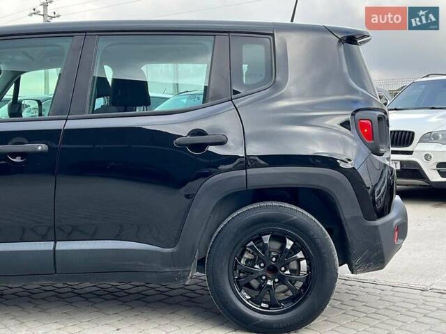 Черный Джип Ренегат, объемом двигателя 2.4 л и пробегом 152 тыс. км за 10990 $, фото 3 на Automoto.ua