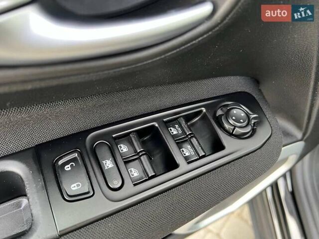 Черный Джип Ренегат, объемом двигателя 2.4 л и пробегом 152 тыс. км за 10990 $, фото 15 на Automoto.ua