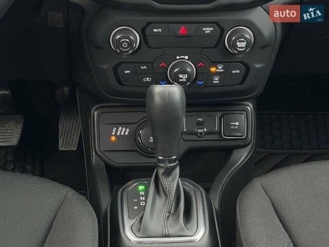 Чорний Джип Ренегат, об'ємом двигуна 2.36 л та пробігом 48 тис. км за 14800 $, фото 33 на Automoto.ua