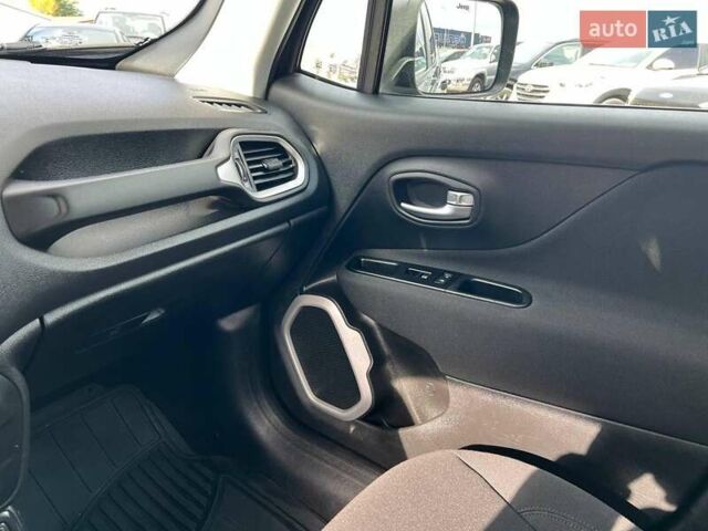 Черный Джип Ренегат, объемом двигателя 2.4 л и пробегом 152 тыс. км за 10990 $, фото 30 на Automoto.ua