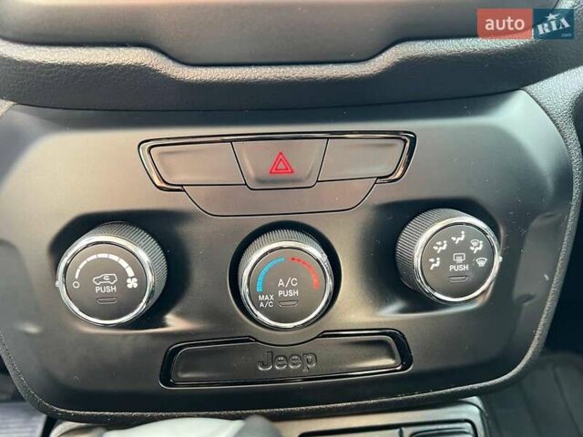 Черный Джип Ренегат, объемом двигателя 2.4 л и пробегом 152 тыс. км за 10990 $, фото 26 на Automoto.ua