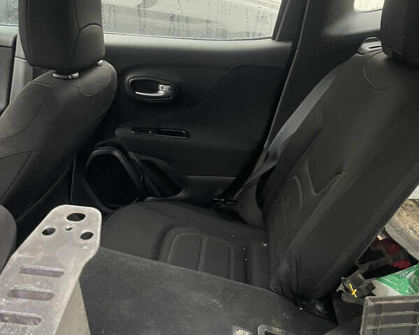 Черный Джип Ренегат, объемом двигателя 2.4 л и пробегом 149 тыс. км за 9500 $, фото 7 на Automoto.ua