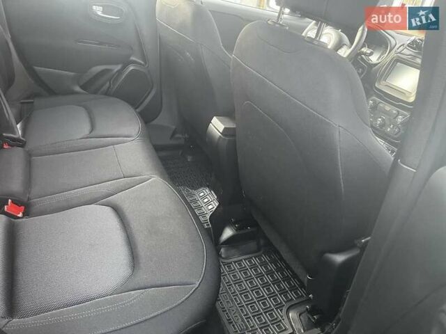 Чорний Джип Ренегат, об'ємом двигуна 2.36 л та пробігом 71 тис. км за 13999 $, фото 19 на Automoto.ua