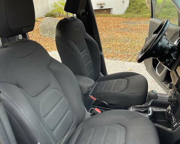 Черный Джип Ренегат, объемом двигателя 2.36 л и пробегом 109 тыс. км за 14850 $, фото 8 на Automoto.ua