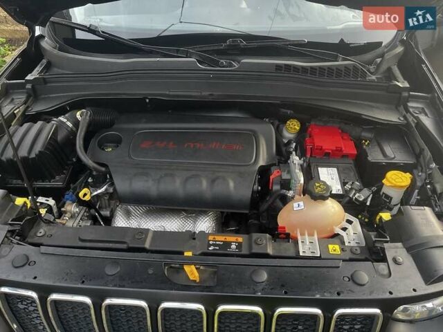 Чорний Джип Ренегат, об'ємом двигуна 2.36 л та пробігом 71 тис. км за 13999 $, фото 23 на Automoto.ua