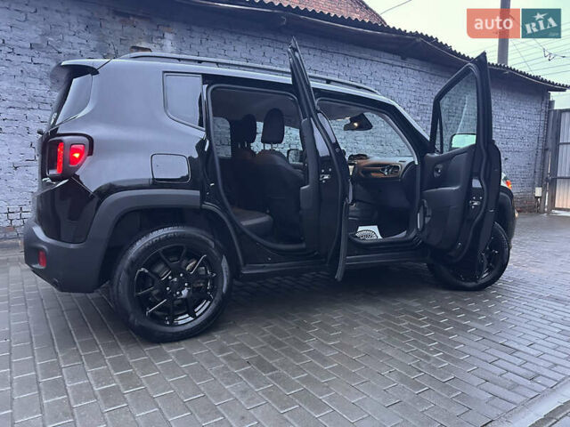 Чорний Джип Ренегат, об'ємом двигуна 2.4 л та пробігом 118 тис. км за 15500 $, фото 3 на Automoto.ua