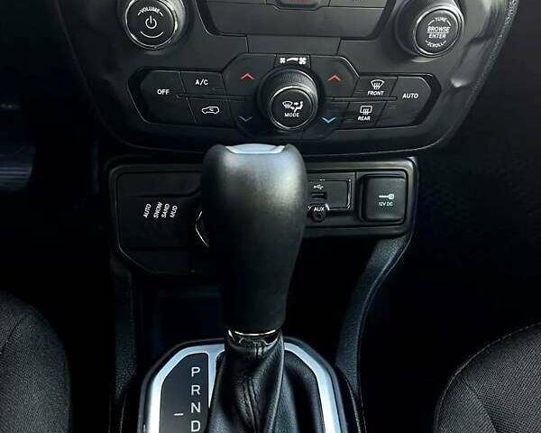 Черный Джип Ренегат, объемом двигателя 2.4 л и пробегом 72 тыс. км за 16450 $, фото 6 на Automoto.ua