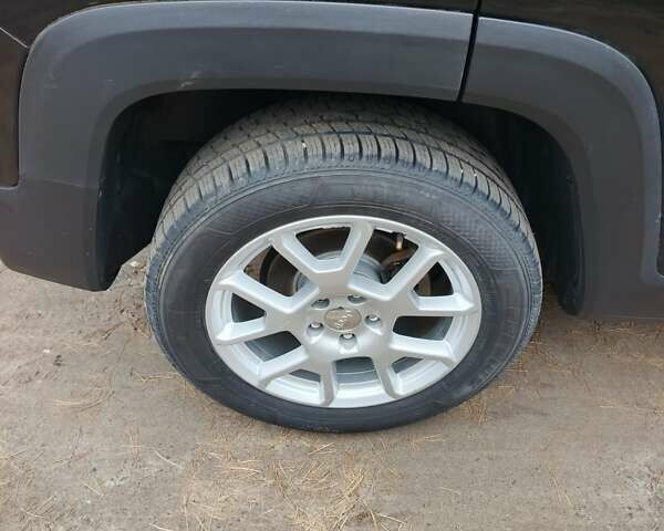 Черный Джип Ренегат, объемом двигателя 0 л и пробегом 110 тыс. км за 12999 $, фото 6 на Automoto.ua