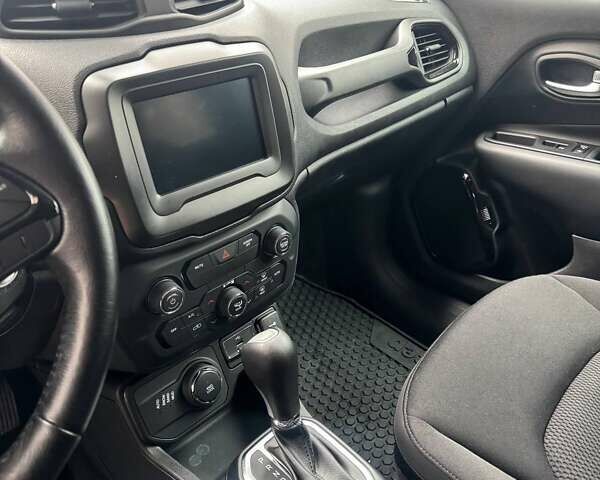 Черный Джип Ренегат, объемом двигателя 0 л и пробегом 76 тыс. км за 13800 $, фото 3 на Automoto.ua