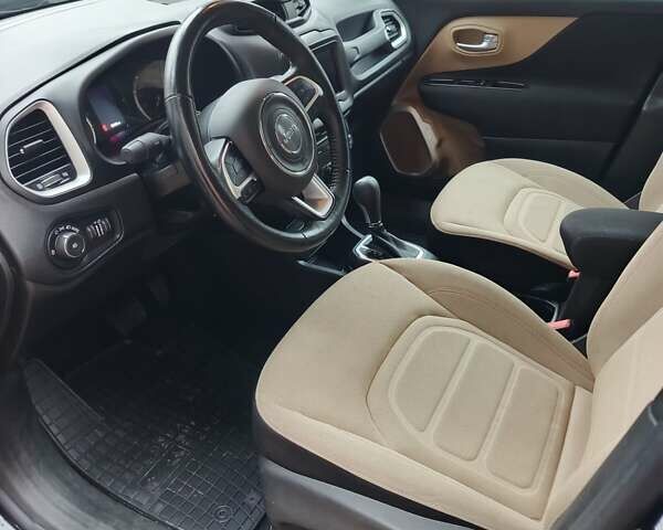 Черный Джип Ренегат, объемом двигателя 0 л и пробегом 110 тыс. км за 12999 $, фото 17 на Automoto.ua