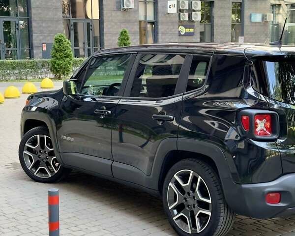 Чорний Джип Ренегат, об'ємом двигуна 2.36 л та пробігом 167 тис. км за 13999 $, фото 3 на Automoto.ua